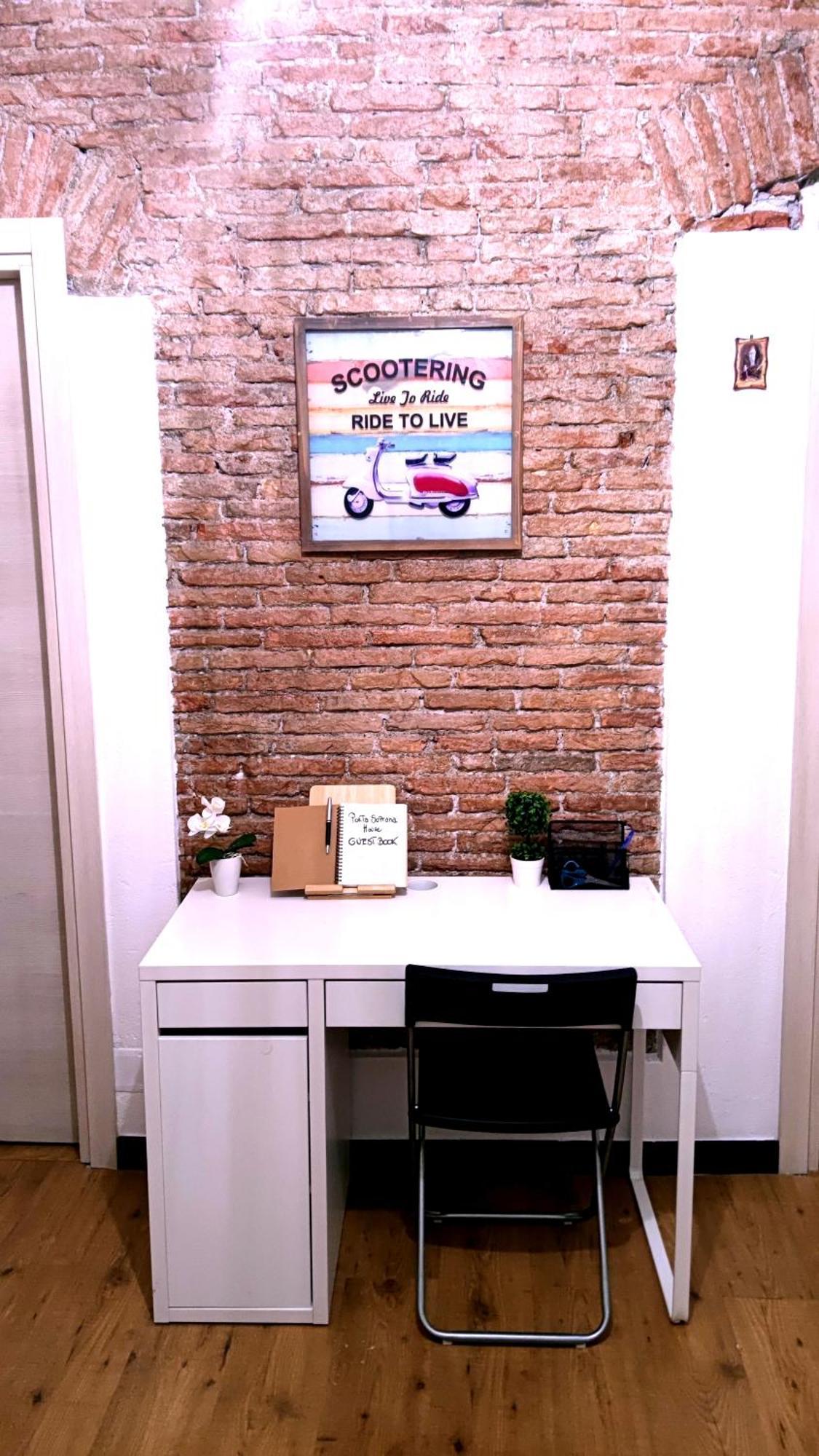 Porta Soprana House - Centro Storico Apartment *